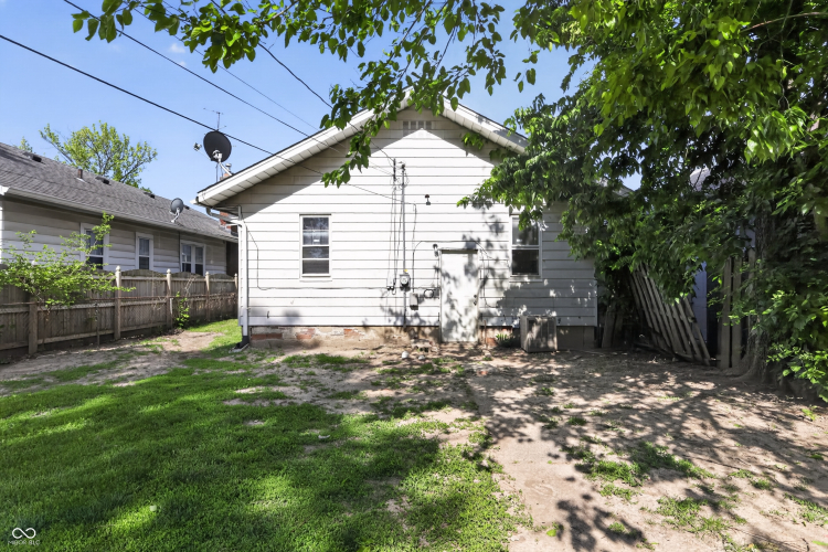 Listing Image 6