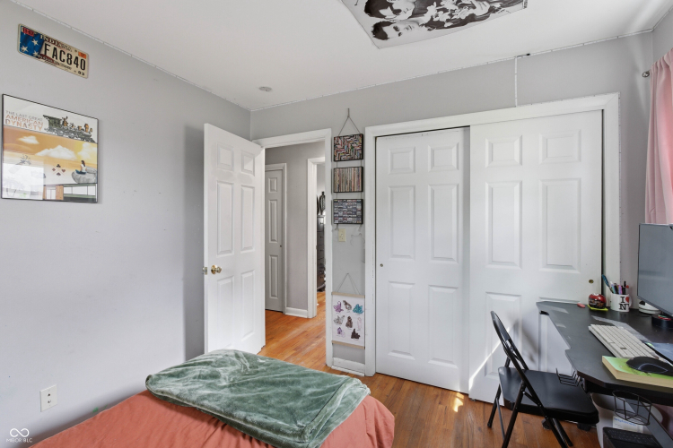 Listing Image 13