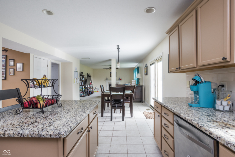 Listing Image 16