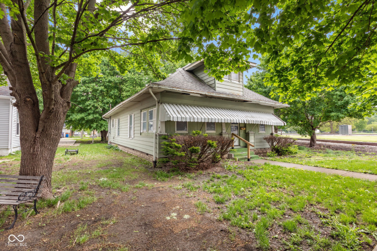 Listing Image 3