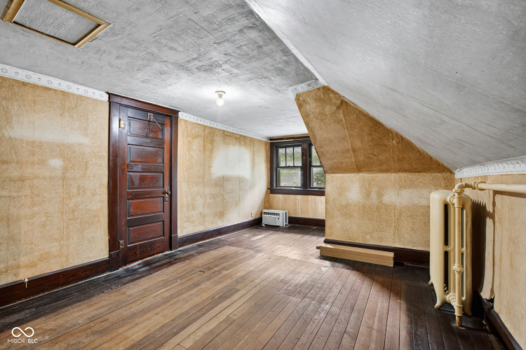 Listing Image 26
