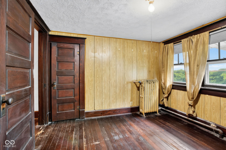 Listing Image 29