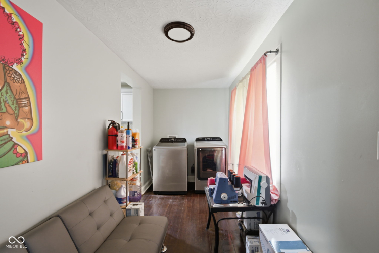 Listing Image 22