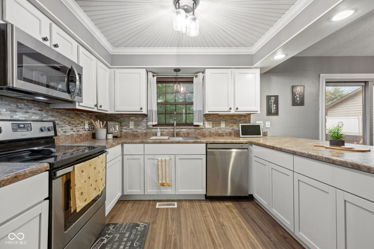 Listing Image 13