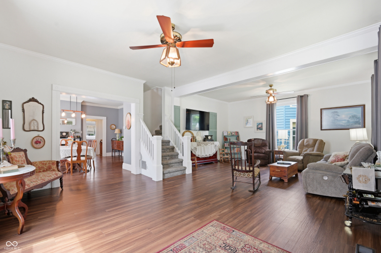 Listing Image 6