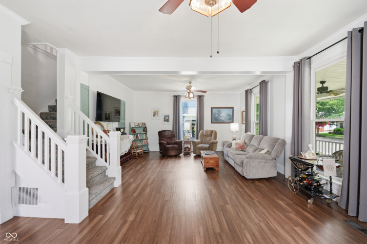 Listing Image 7
