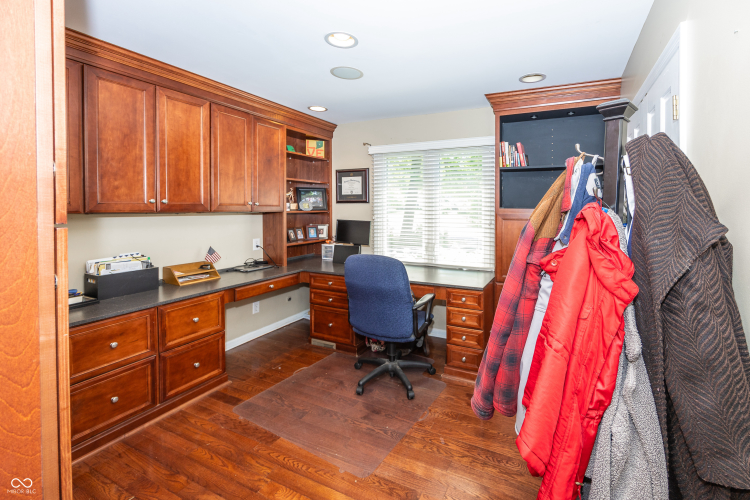 Listing Image 25