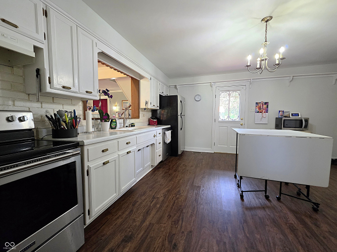 Listing Image 3