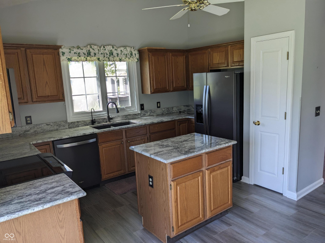 Listing Image 15