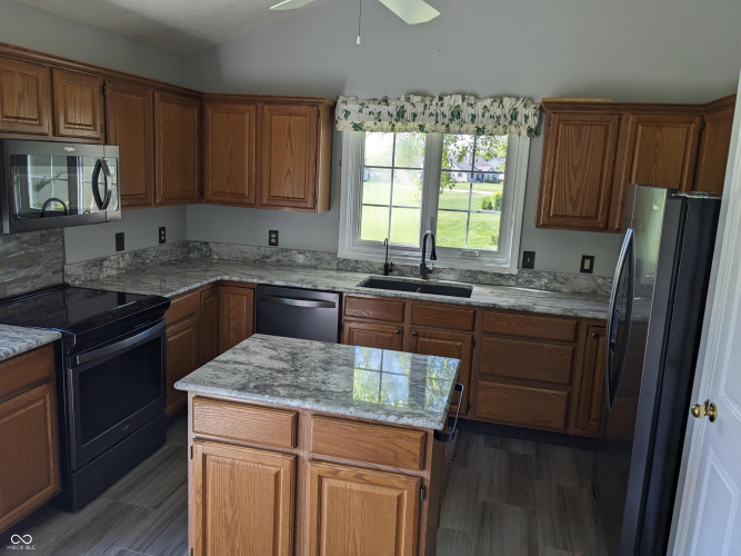 Listing Image 16