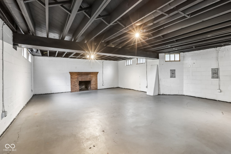 Listing Image 30