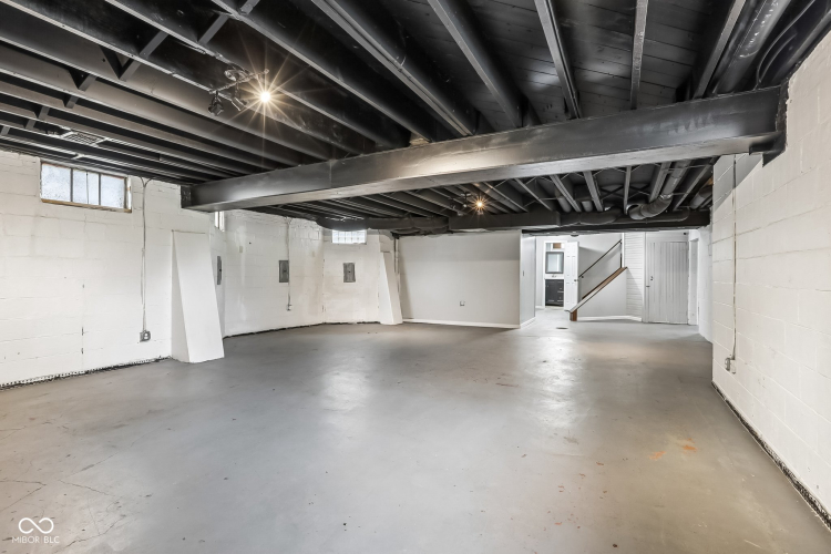 Listing Image 32