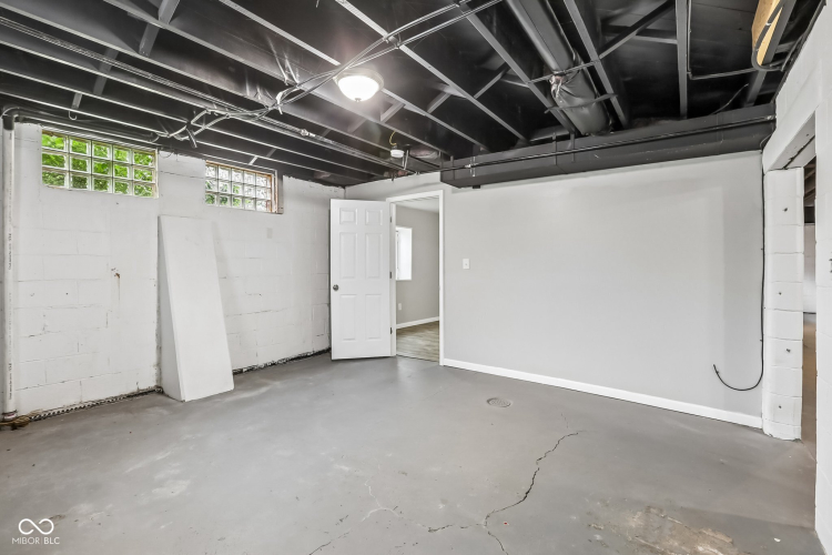 Listing Image 33