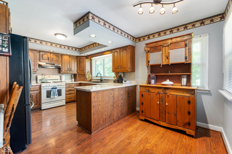 Listing Image 11