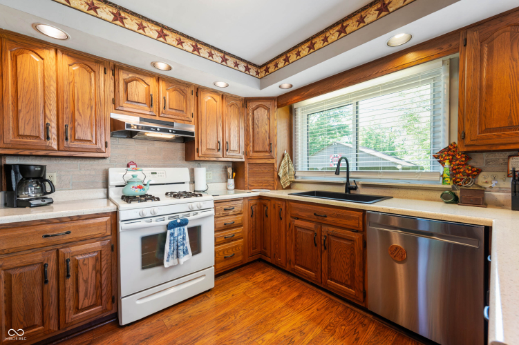 Listing Image 13