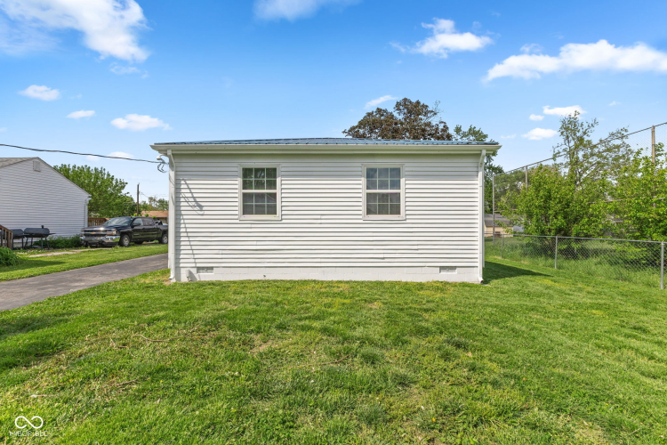 Listing Image 24