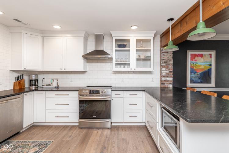 Listing Image 15