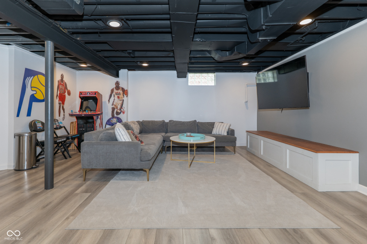 Listing Image 23