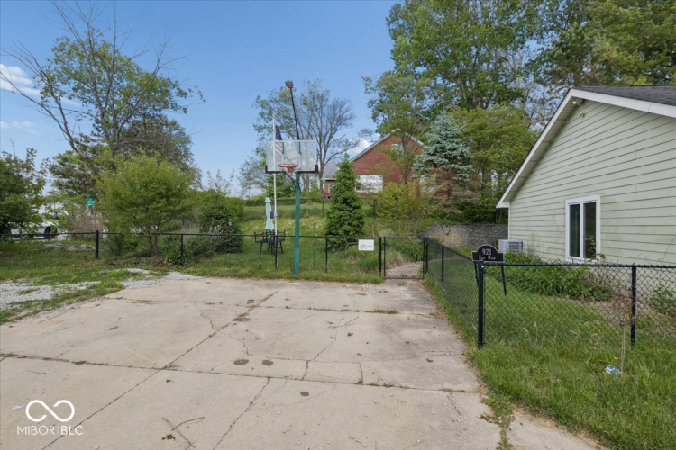 Listing Image 41