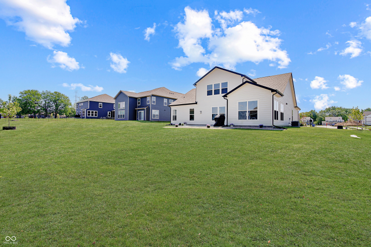 Listing Image 43