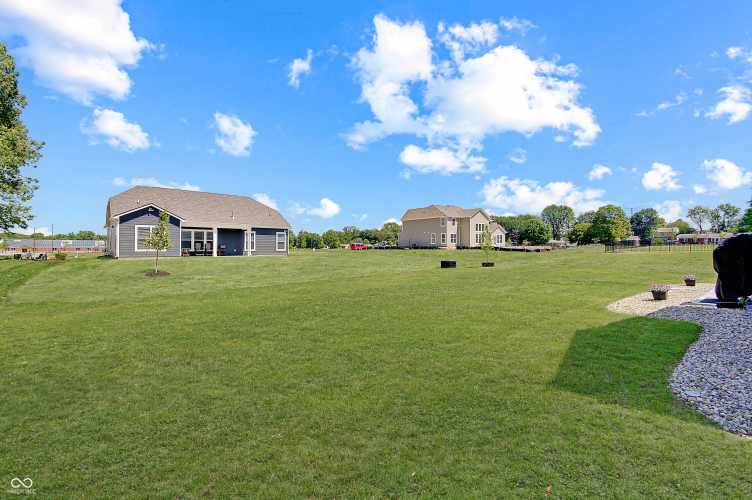 Listing Image 44