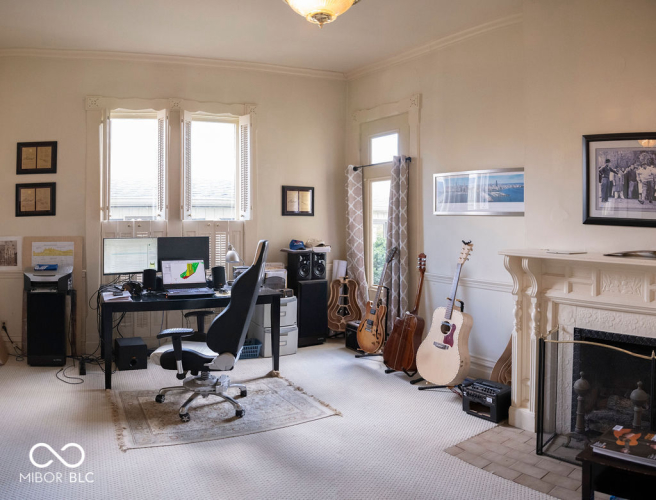 Listing Image 12