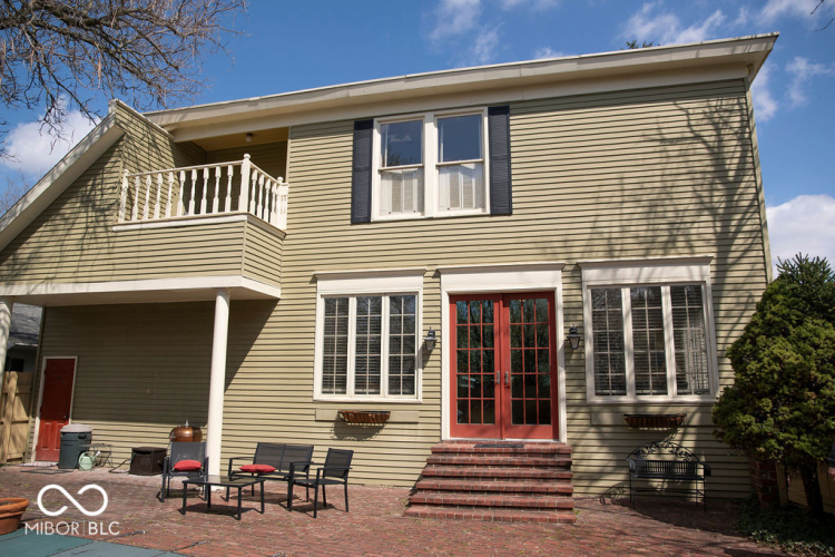 Listing Image 4