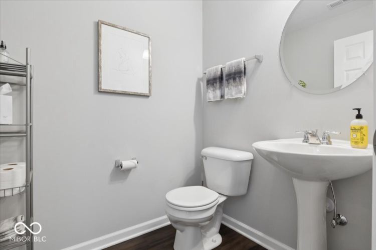 Listing Image 18