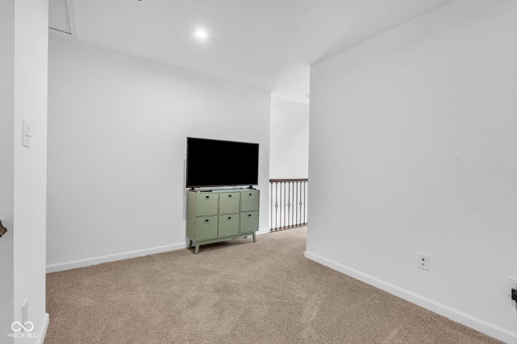 Listing Image 38
