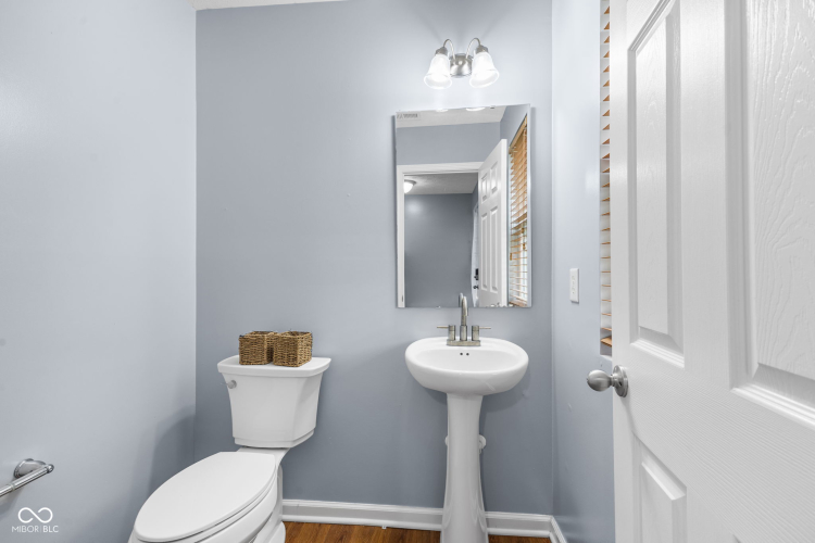 Listing Image 19