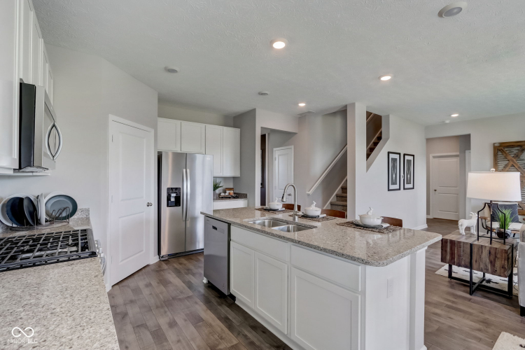 Listing Image 19