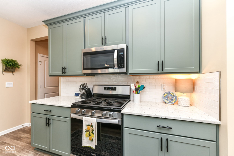 Listing Image 13