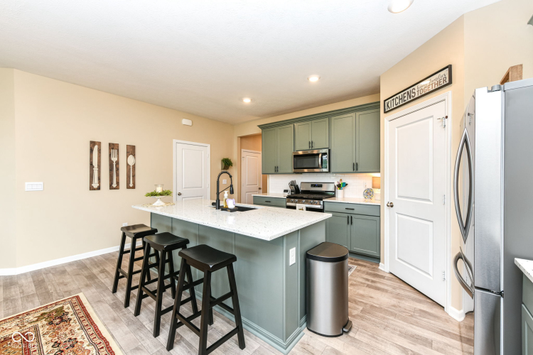 Listing Image 15