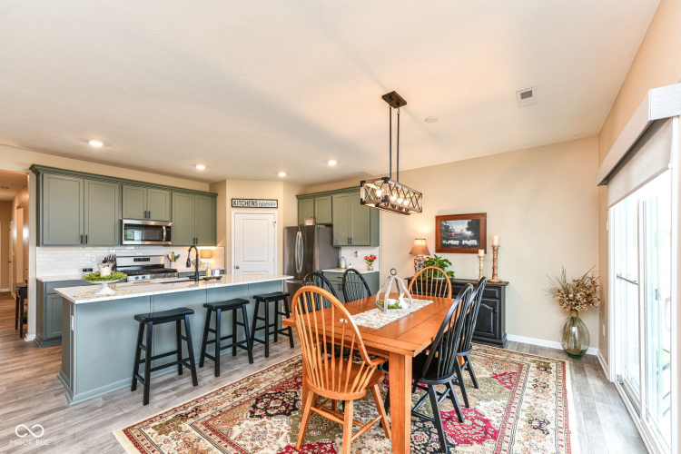 Listing Image 19