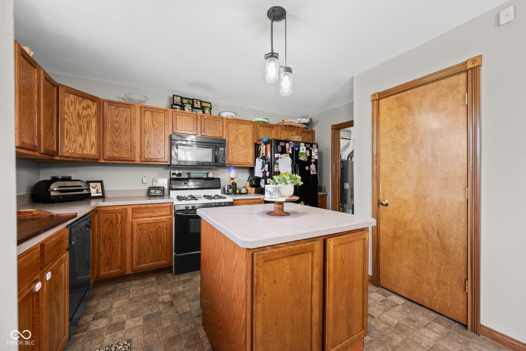 Listing Image 20