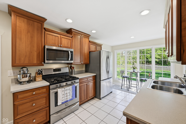 Listing Image 12