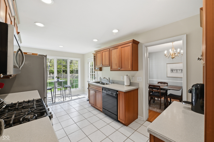Listing Image 13