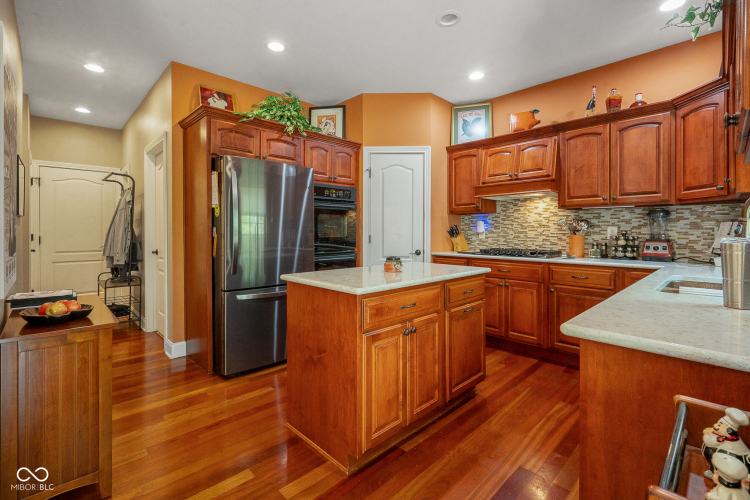 Listing Image 19