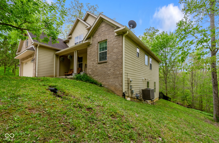 Listing Image 4