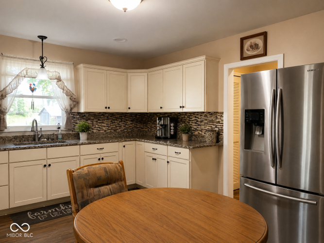 Listing Image 15