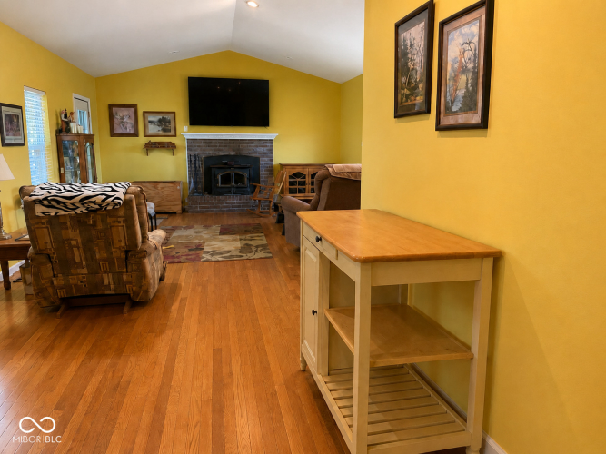 Listing Image 19