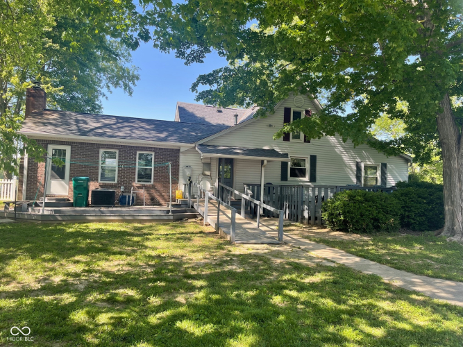 Listing Image 4