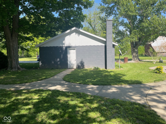 Listing Image 8