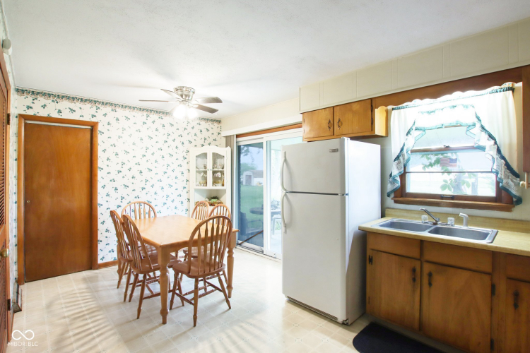 Listing Image 13