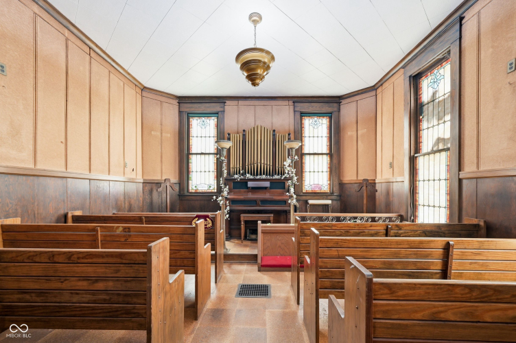 Listing Image 12