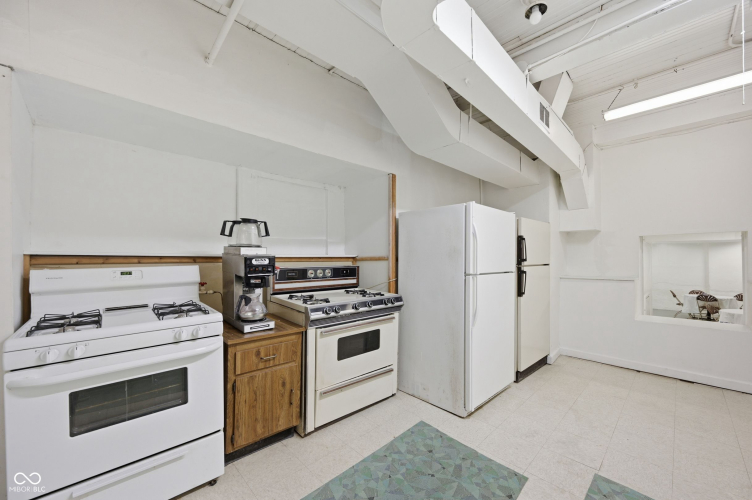 Listing Image 33