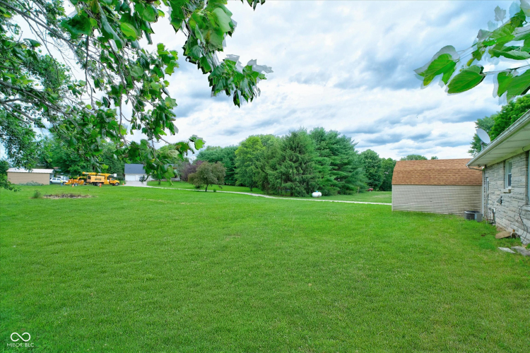 Listing Image 24