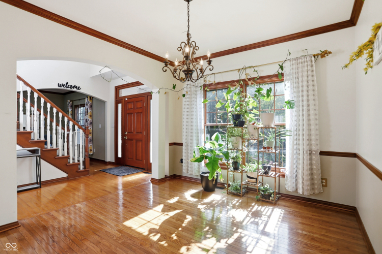 Listing Image 5
