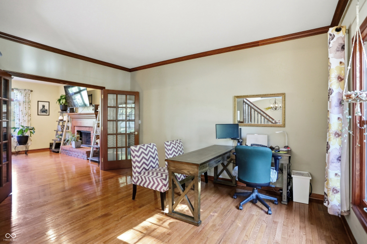 Listing Image 8