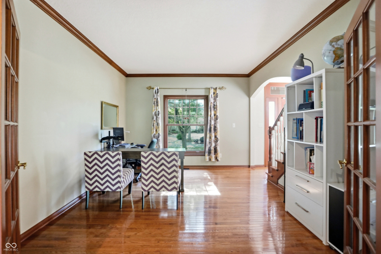Listing Image 10